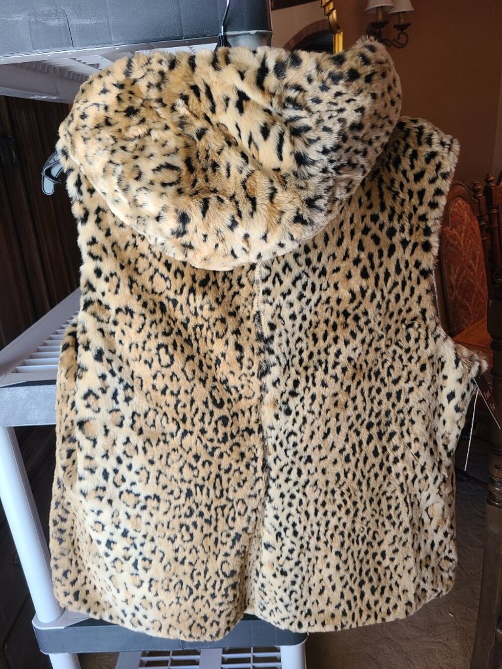 NWT Kristen Blake Faux Fur Reversible Hooded Vest Leopard / Black XL - Picture 3 of 6